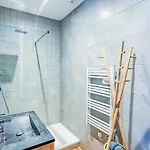Grand Avec Piscine شقة