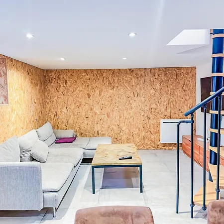 Grand Avec Piscine Apartamento