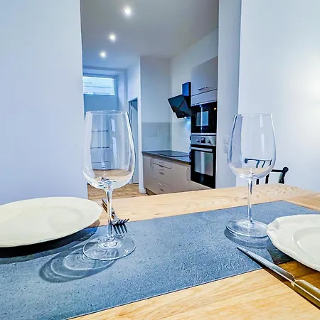 Grand Appartement Avec Jacuzzi *