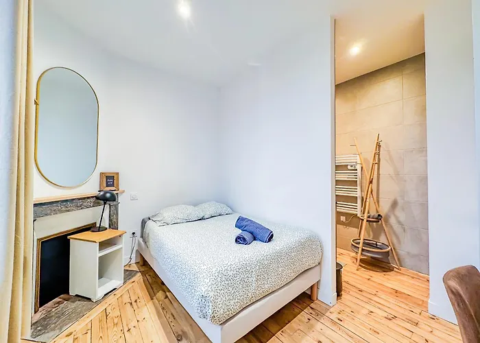 Grand Avec Piscine * كليرمونت-فيراند